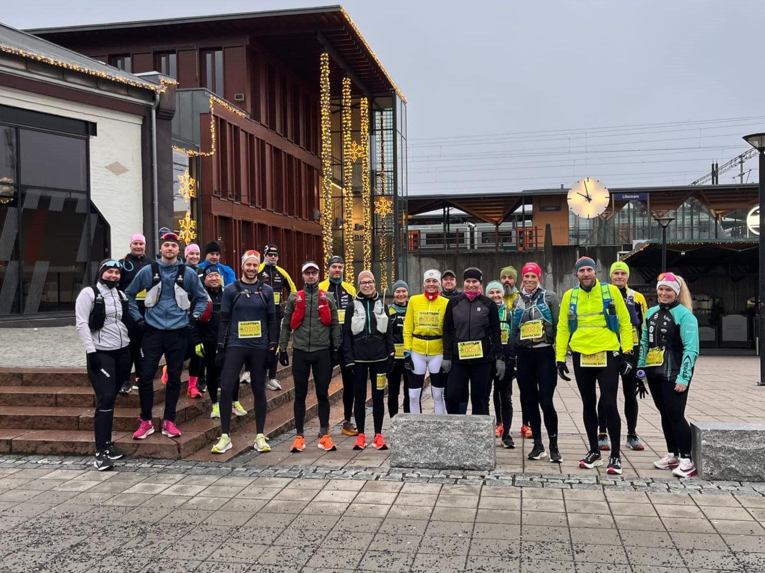 11 av 22 deltakere i Lillestrøm Ribbeultra var fra RULK. Erlend B Jenssen feiret 50-årsdagen med ultraløp dagen etter maraton.